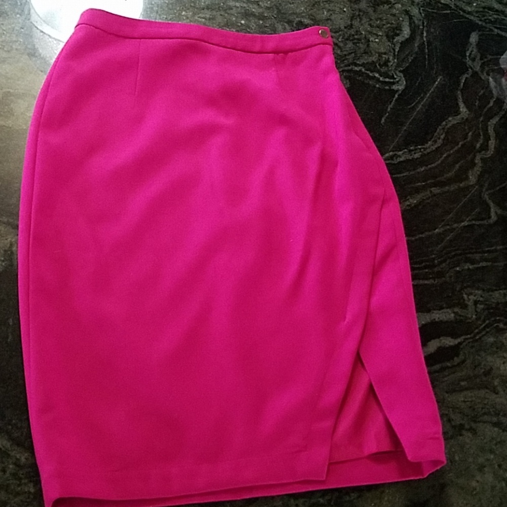 THE LIMITED PINK SKIRT